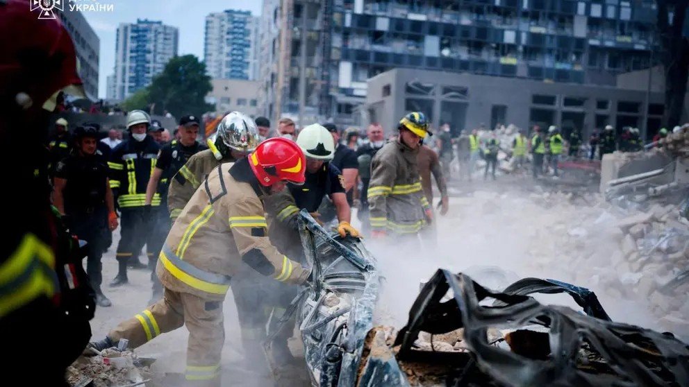Kyiv Hospital Rescue Operations Complete: 2 Dead, 32 Injured