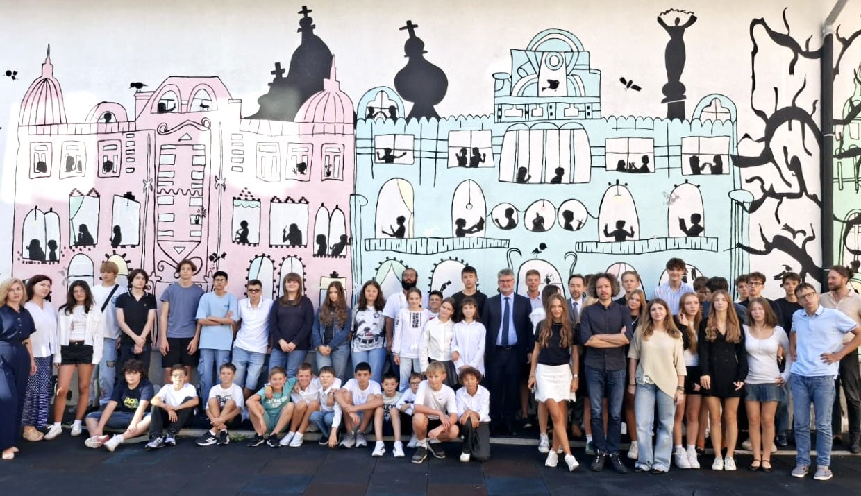 Ambassador @GaelVeyssiere visits ‘Anna Kyivska’ Lyceum