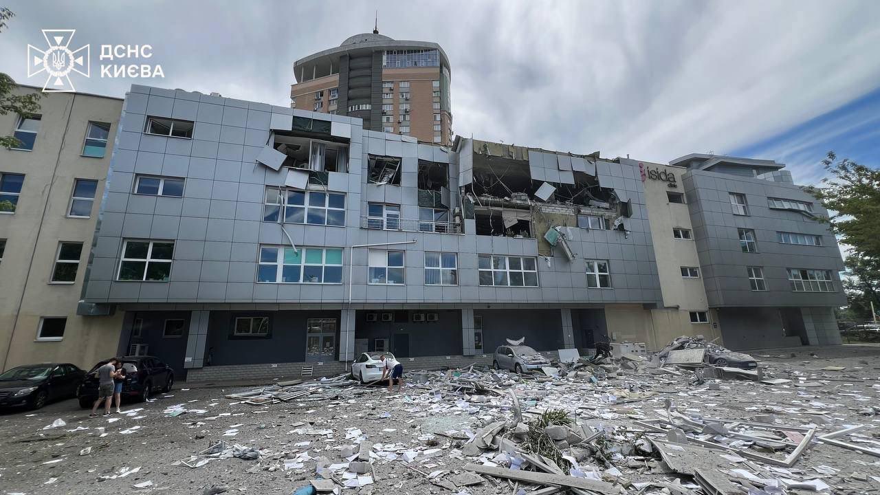 Russia bombs a second hospital in Kyiv (deadly strikes)