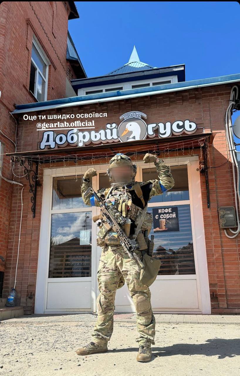 Ukrainian SOF soldier in Sudzha cafe