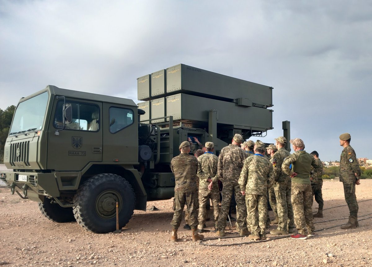 Spanish Army trains Ukrainians on NASAMS maintenance for first time