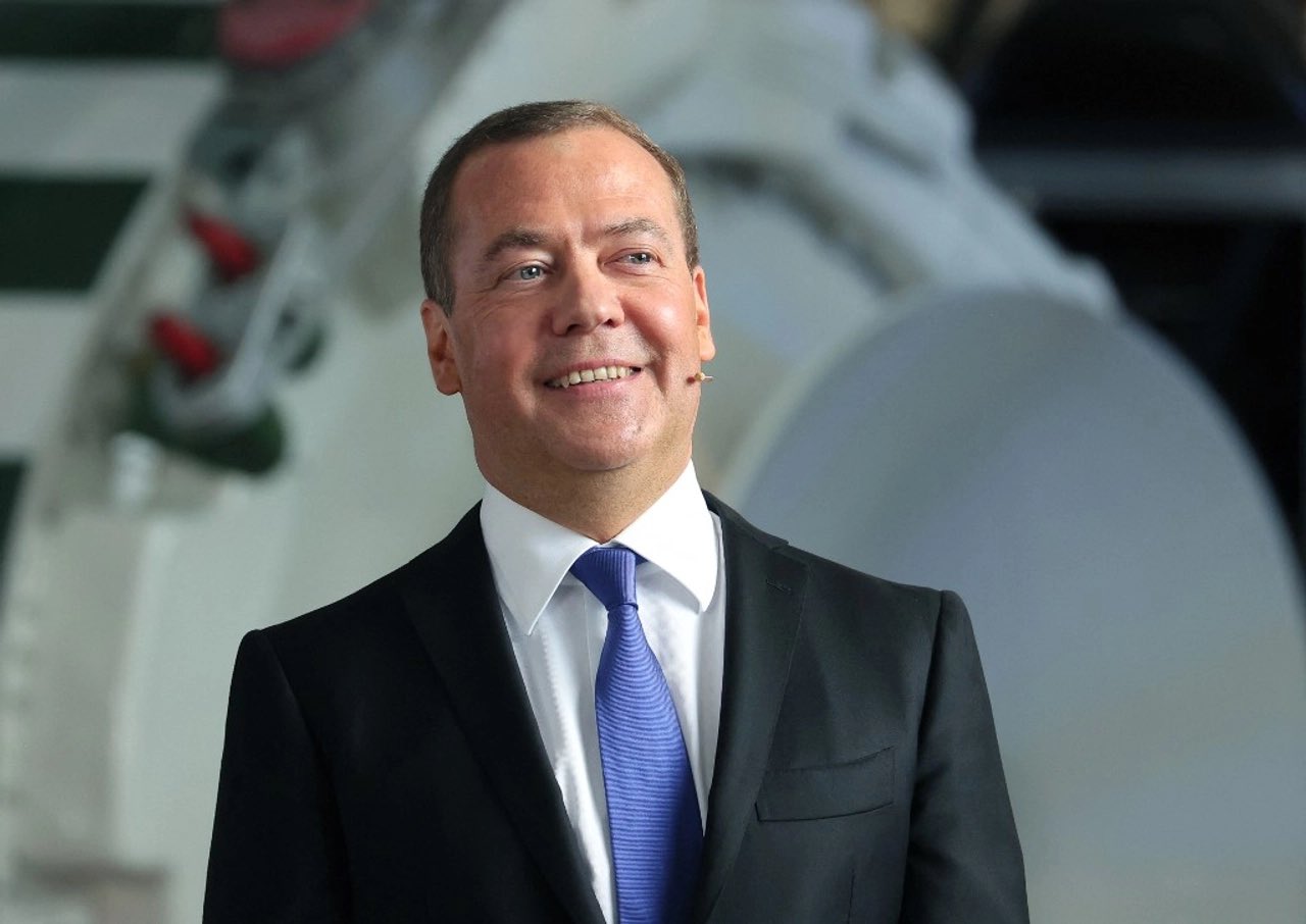 Medvedev dismisses Coalition of the Willing security guarantees for Ukraine