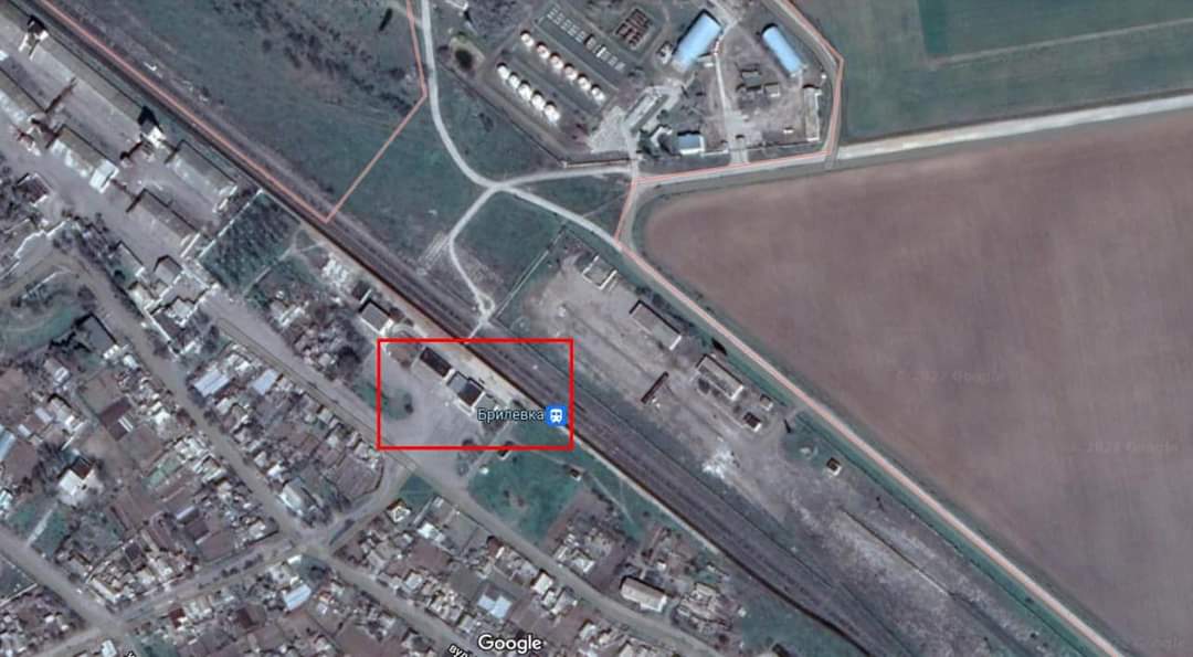 Satellite images after HIMARS strike on Brylivka