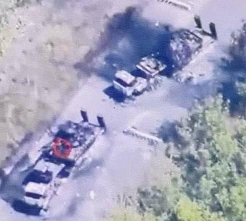 Two destroyed T-62M tanks in Kursk region