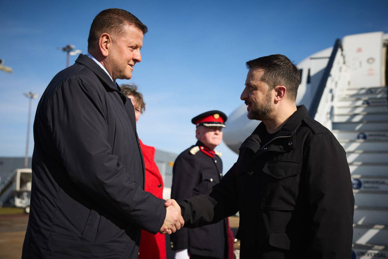 Zelenskyy meets former commander Zaluzhnyi in London