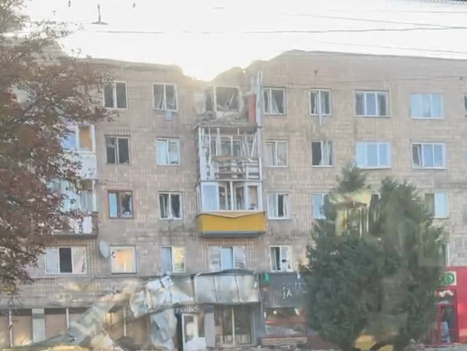 Russian missile hits apartment building in Lutsk