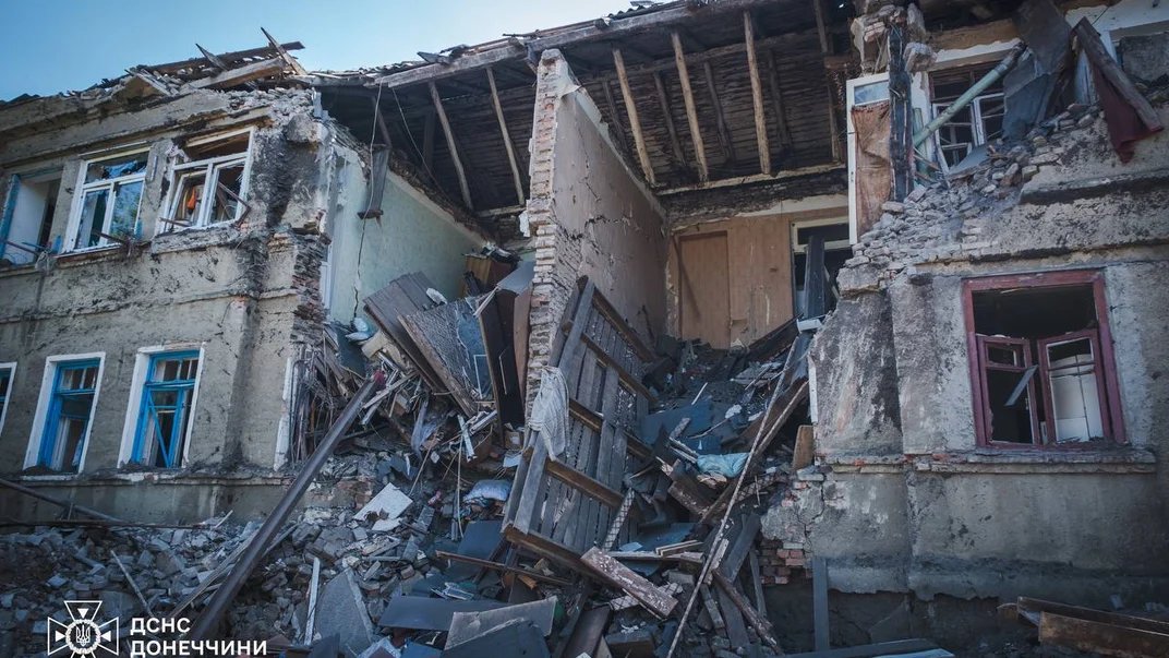Kramatorsk shelling: damage to a two-story building