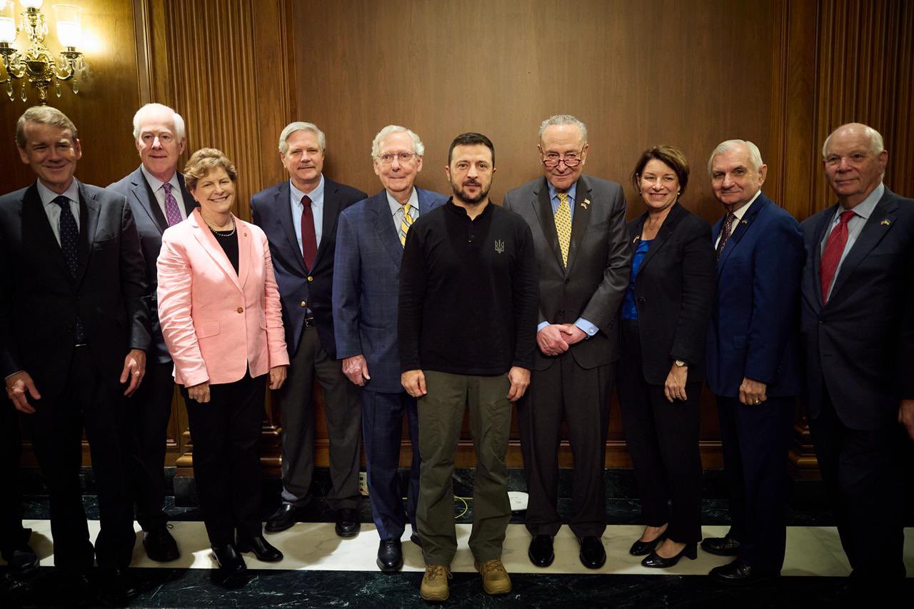 Zelensky meets US Senate delegation discusses Victory Plan