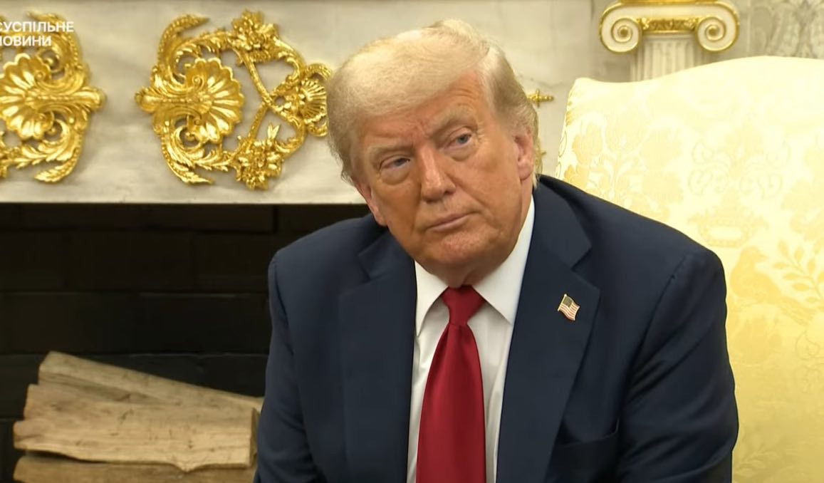 Trump menace de tarifs douaniers sur la Russie