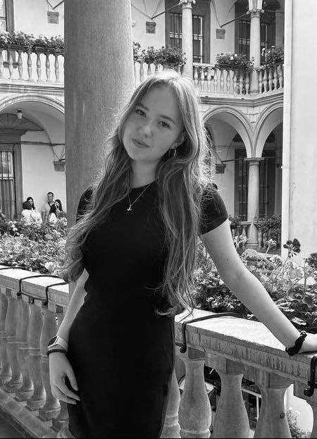 Russian missile kills 15-year-old girl and her entire family in Lviv