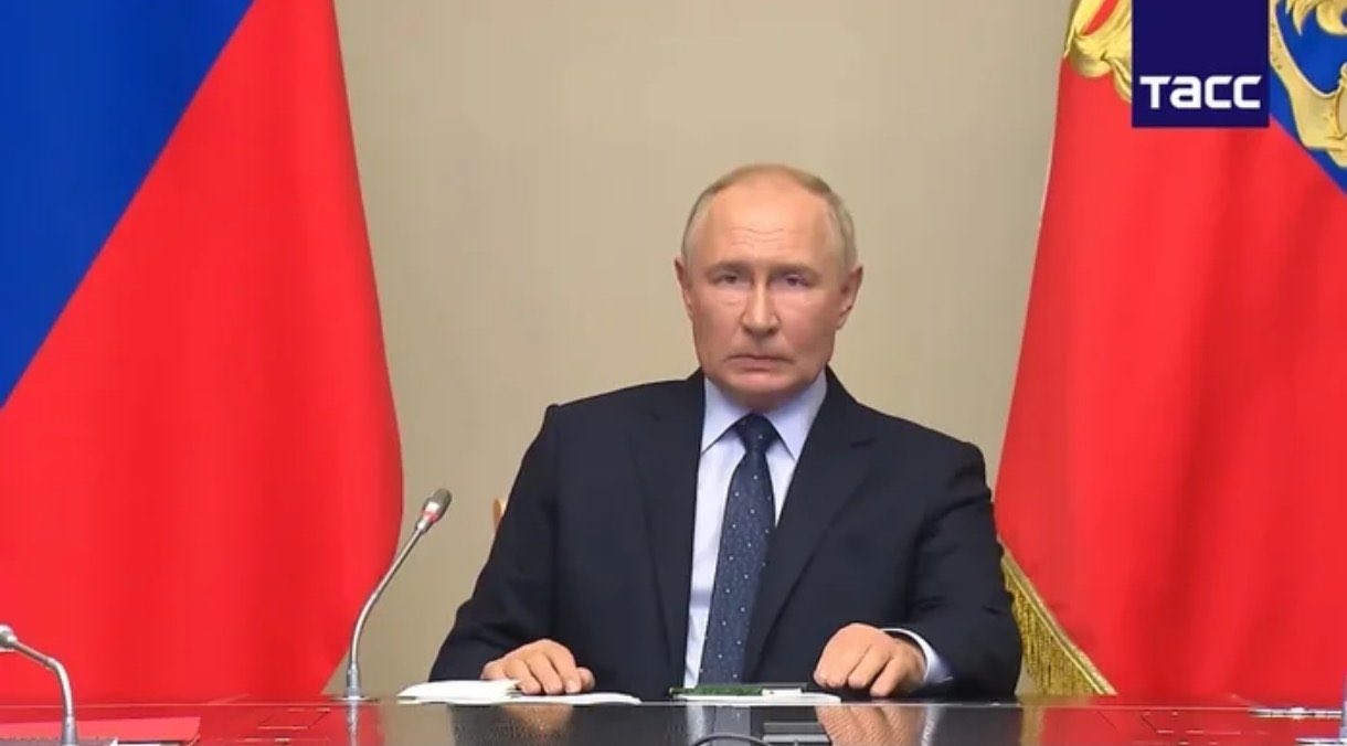 Countdown to Kursk disaster anniversary: Putin’s alleged refusal of foreign aid led to deaths.