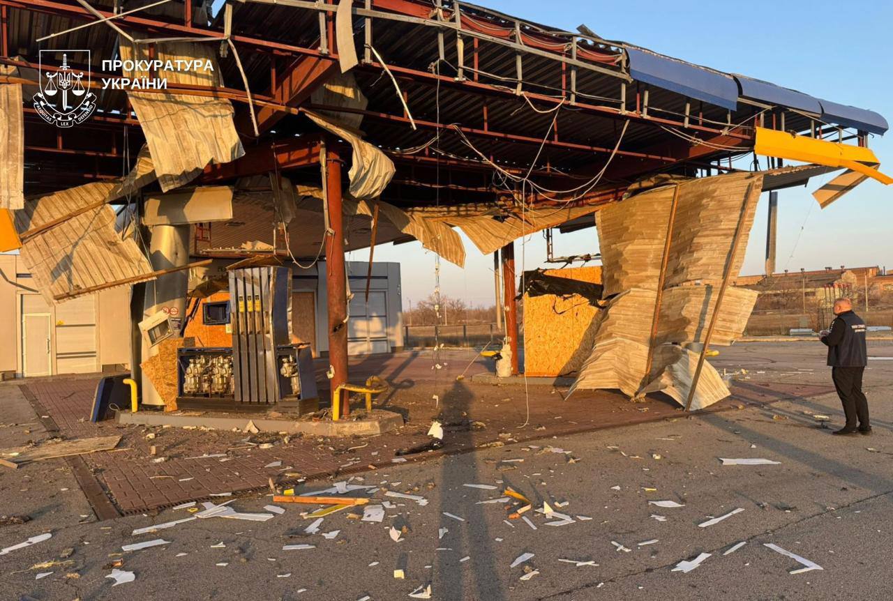 Damage to Nikopol gas station from Russian attack