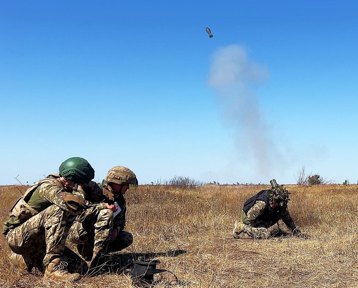 110th Mechanized Brigade mortar crews prepare for combat