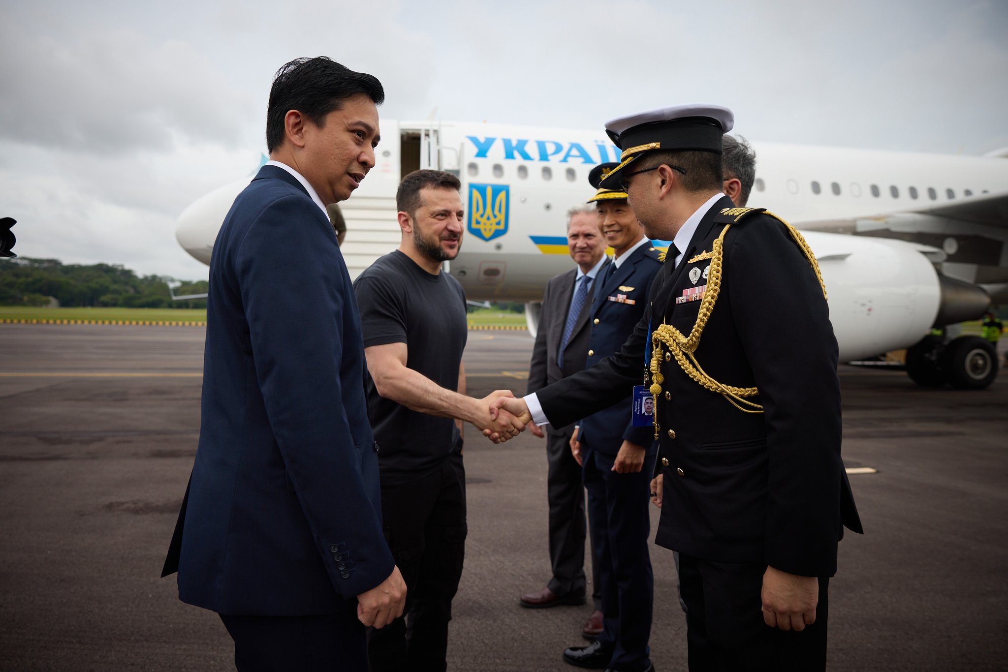 Zelenskyy arrives in Singapore for Shangri-La Dialogue