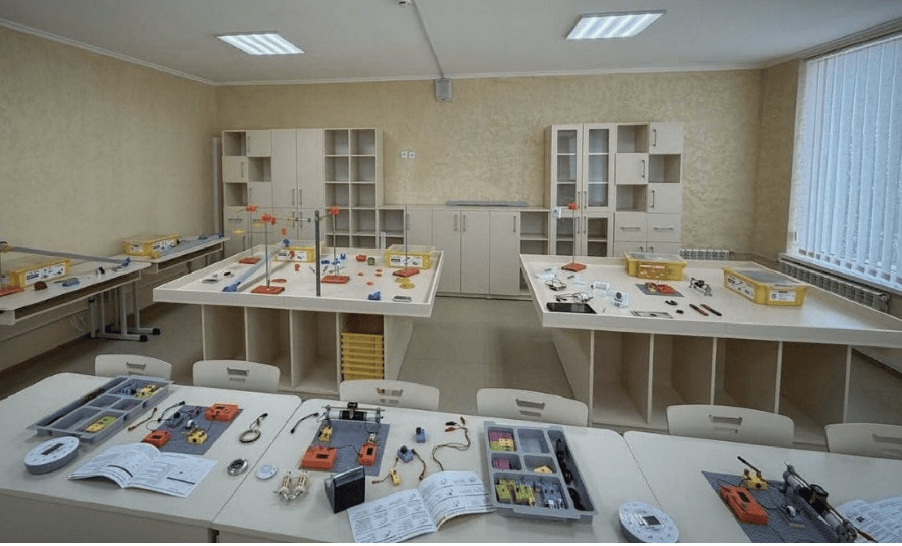 Hostomel Lyceum Opens Modern STEM Lab After Occupation, Focusing on Future Technologies