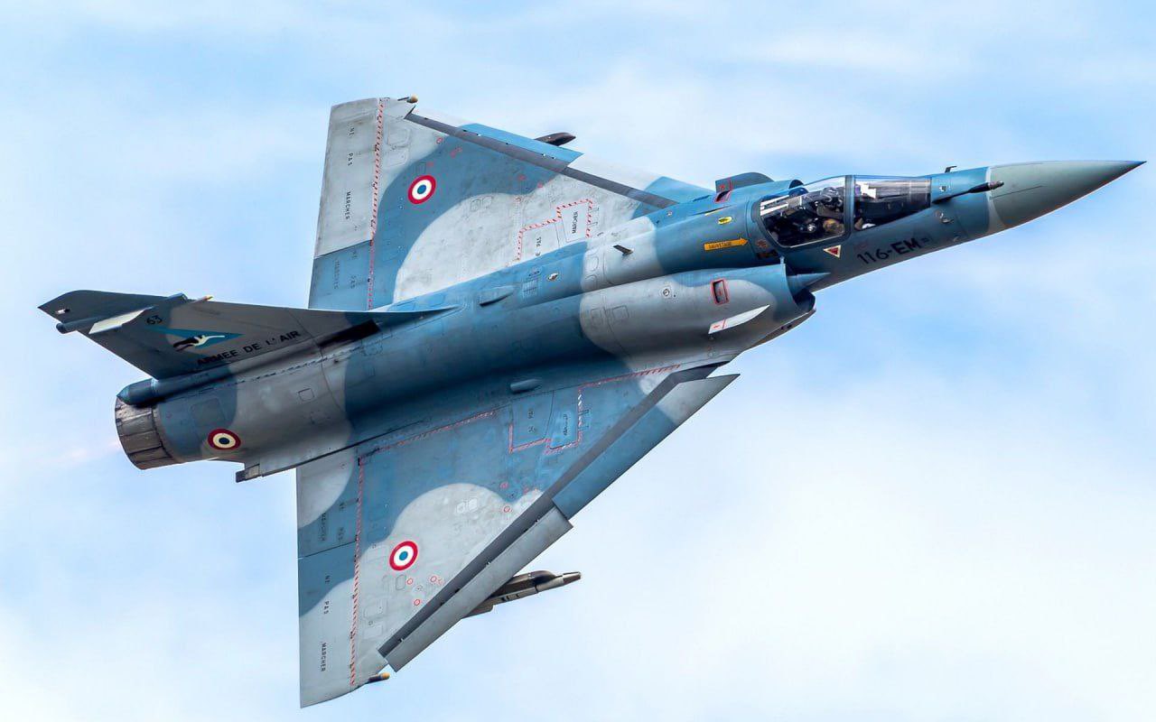 First French Mirage 2000 fighter jets arrive in Ukraine