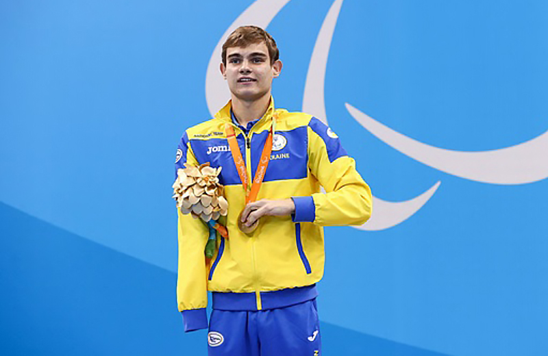 Paralympic champion sells medal to support Ukrainian Armed Forces