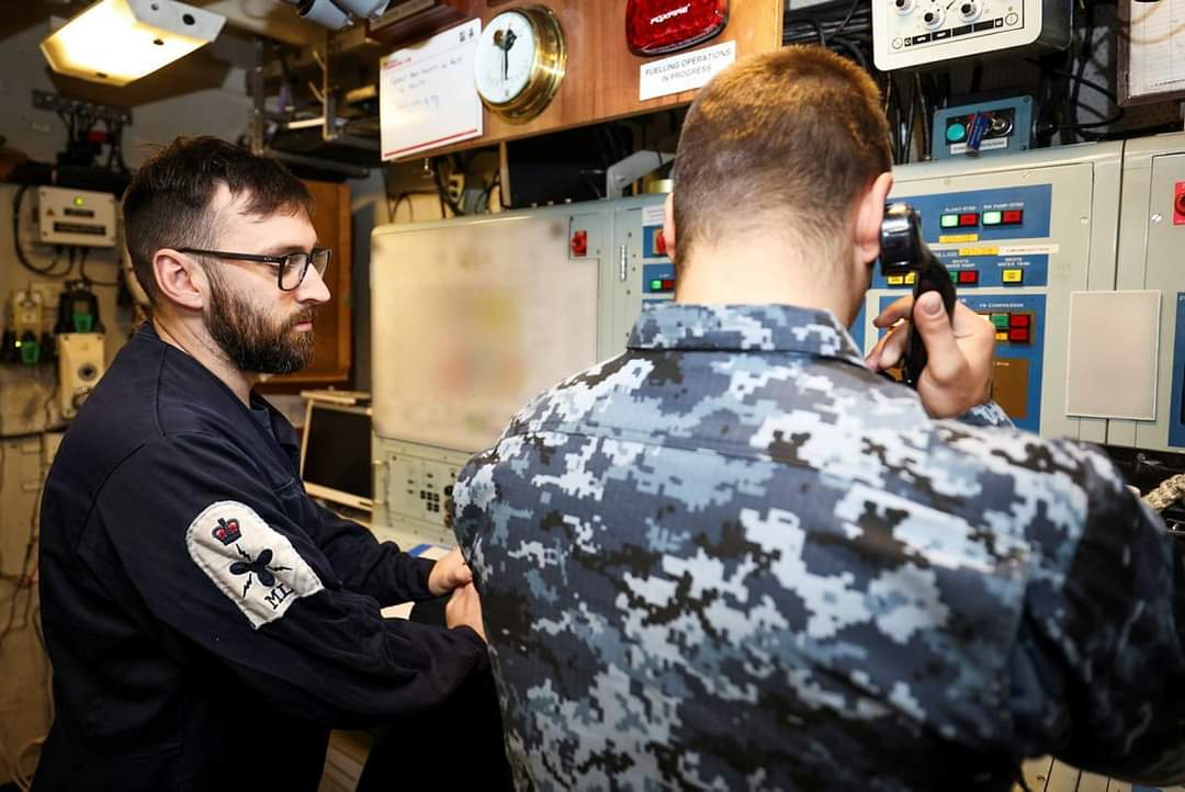 Ukrainian Deputy Defense Minister meets sailors in UK