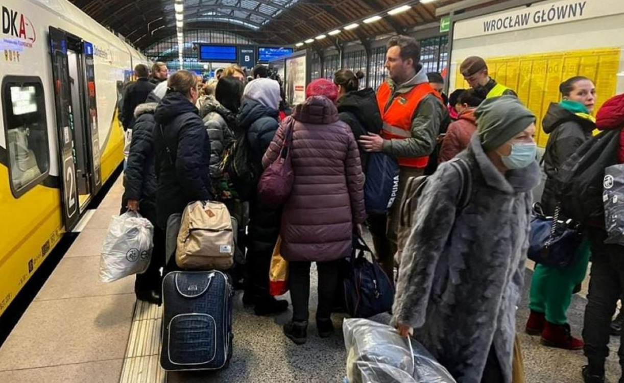 Poland eases free train travel rules for Ukrainians