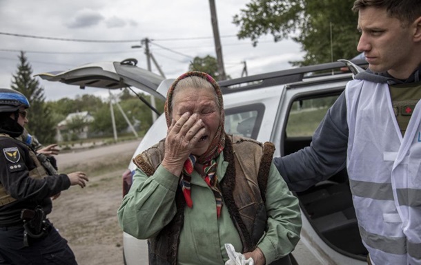 The Russian invaders abduct civilians in Vovchansk