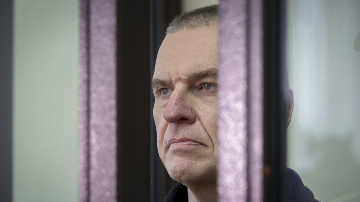 Journalist Andrzej Poczobut freed in Belarus-Poland prisoner exchange