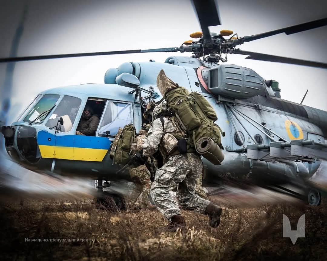 Preparing military personnel for helicopter flights