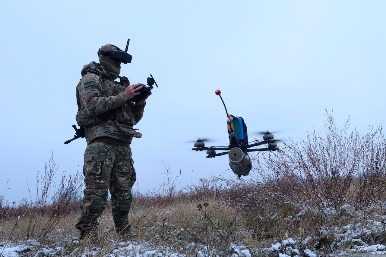 Ukrainian soldiers train German troops in drone use and defense