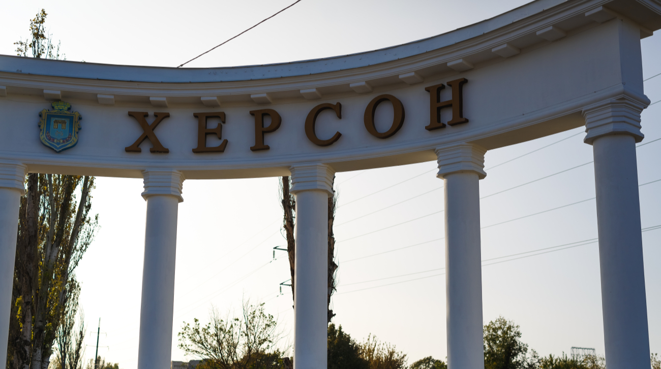 Russian Strike on Kherson Transport Stop Kills One, Wounds Another