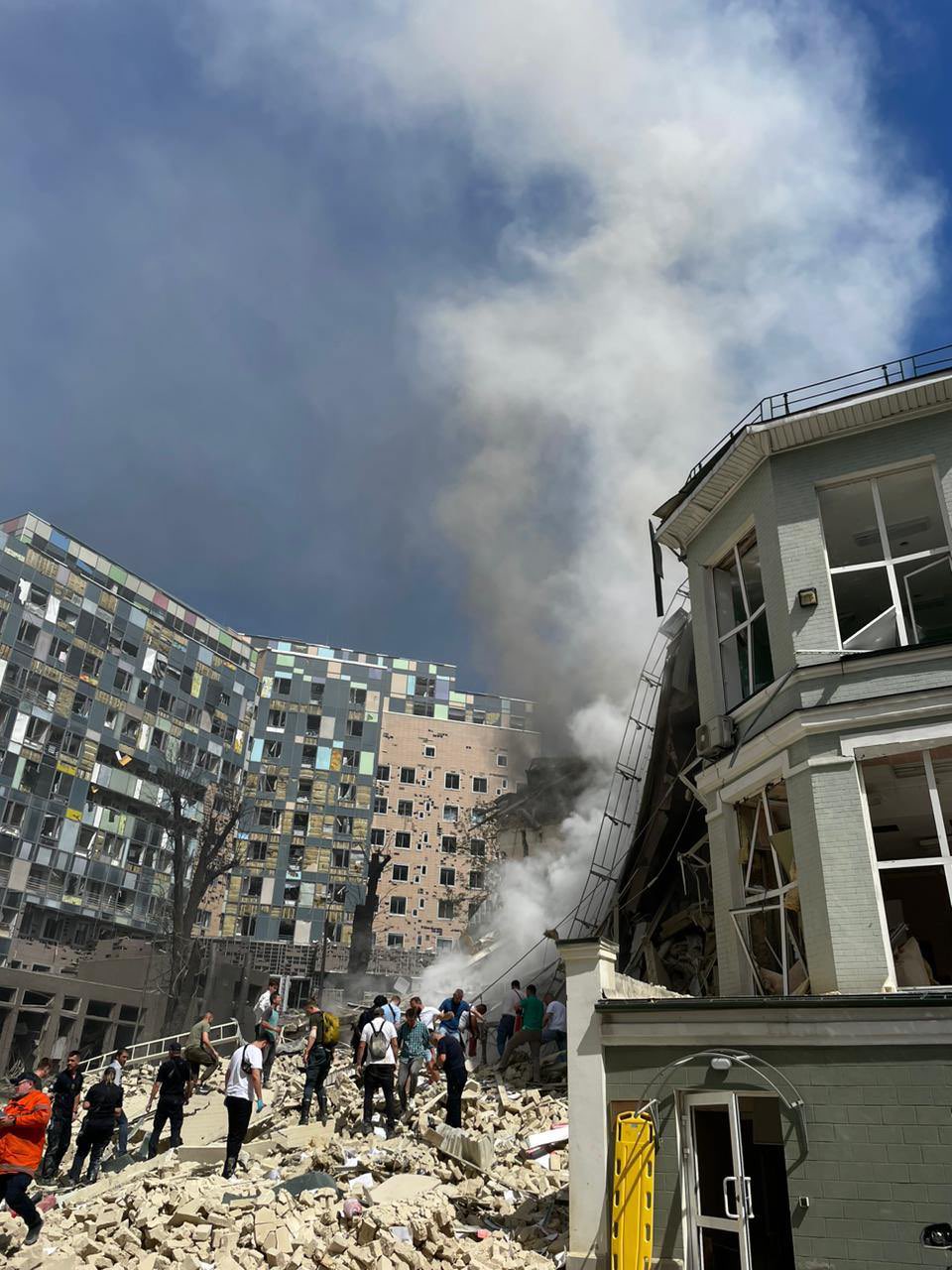 Zelensky denounces new Russian missile attack