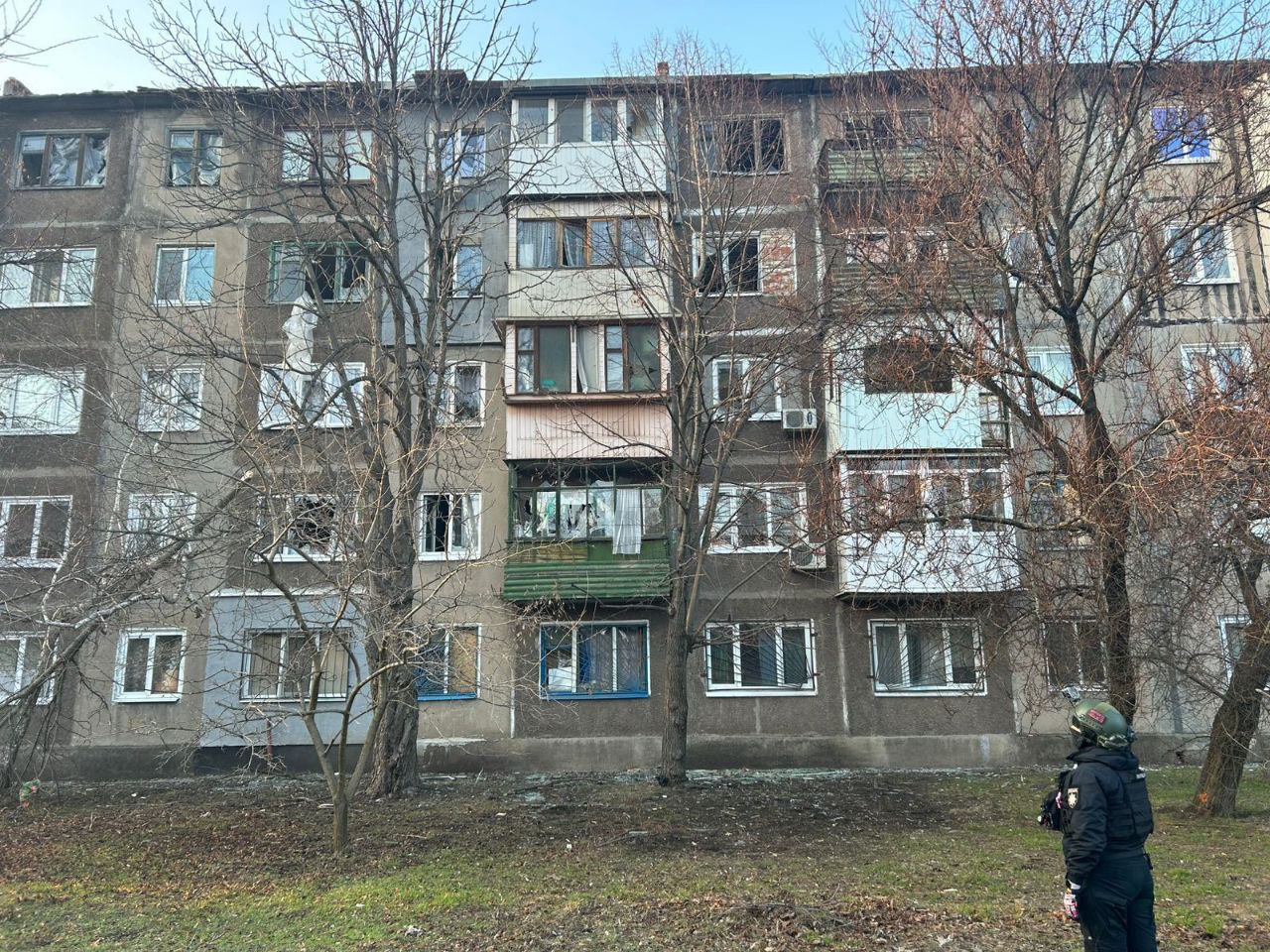 At least 1 dead and 4 injured in strikes on Pokrovsk and Kostyantynivka