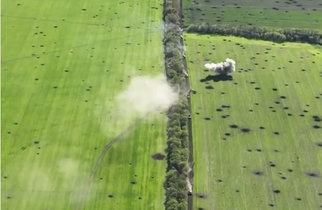 Artillery strikes destroy Russian armor in video