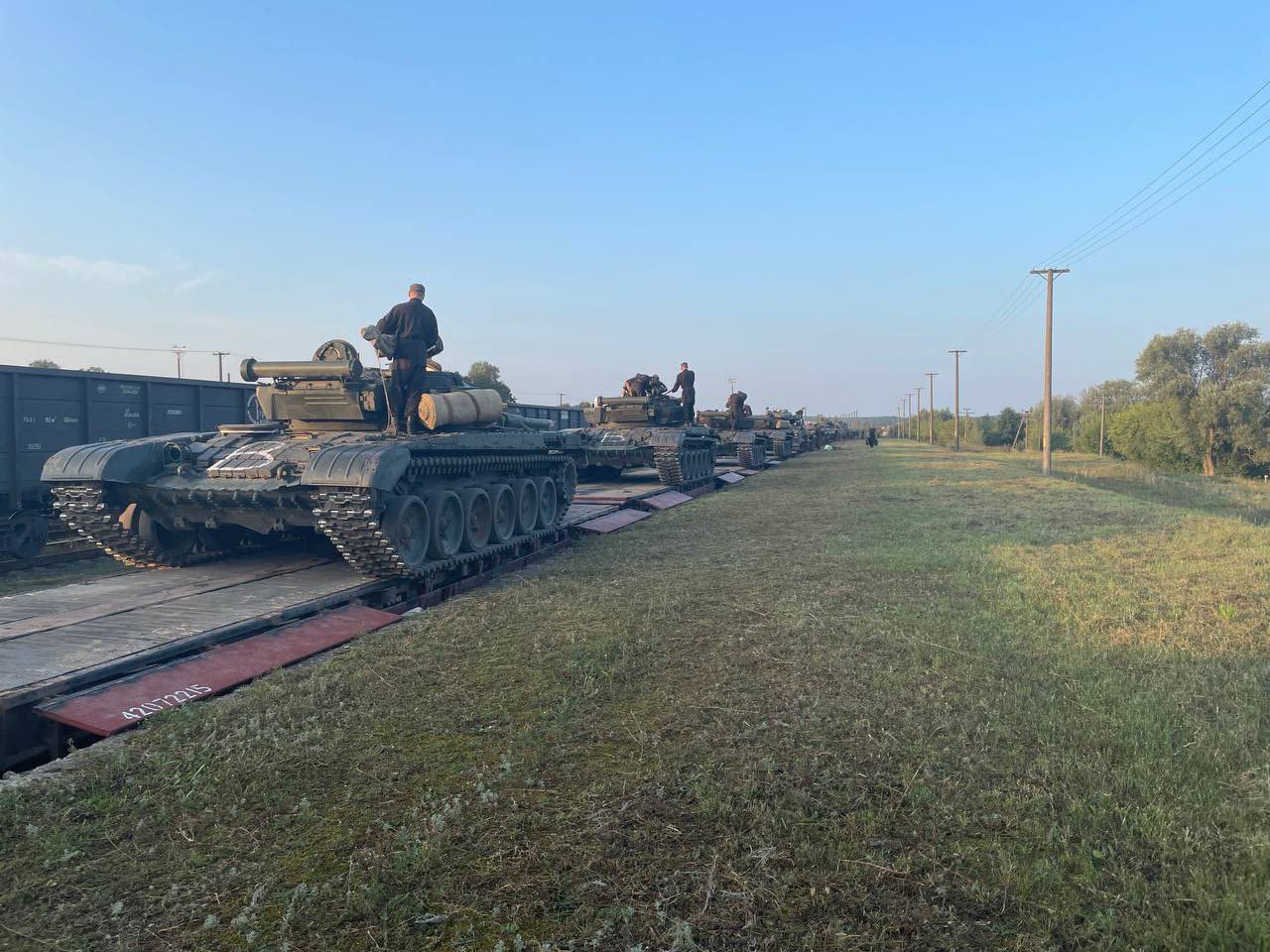 Belarusian army units transferred to Ukrainian border with T-72B tanks