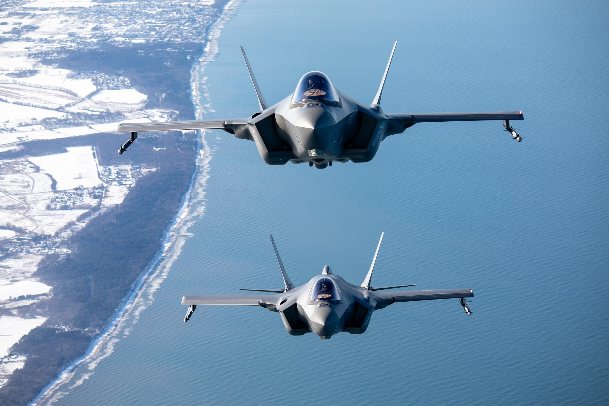 Norway to Deploy F-35 Jets to Poland to Guard Ukraine Aid Hub