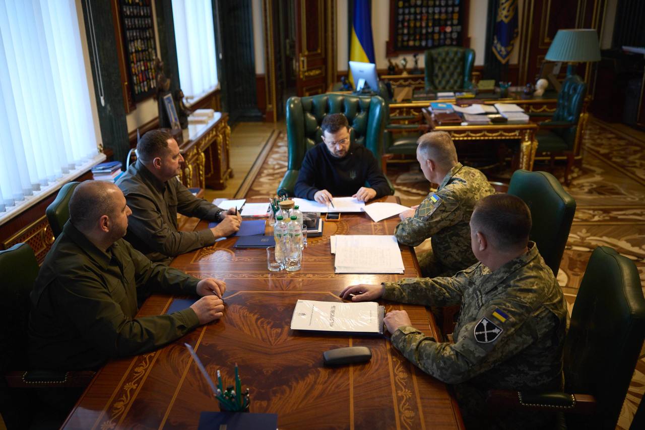 Zelensky hears frontline situation reports