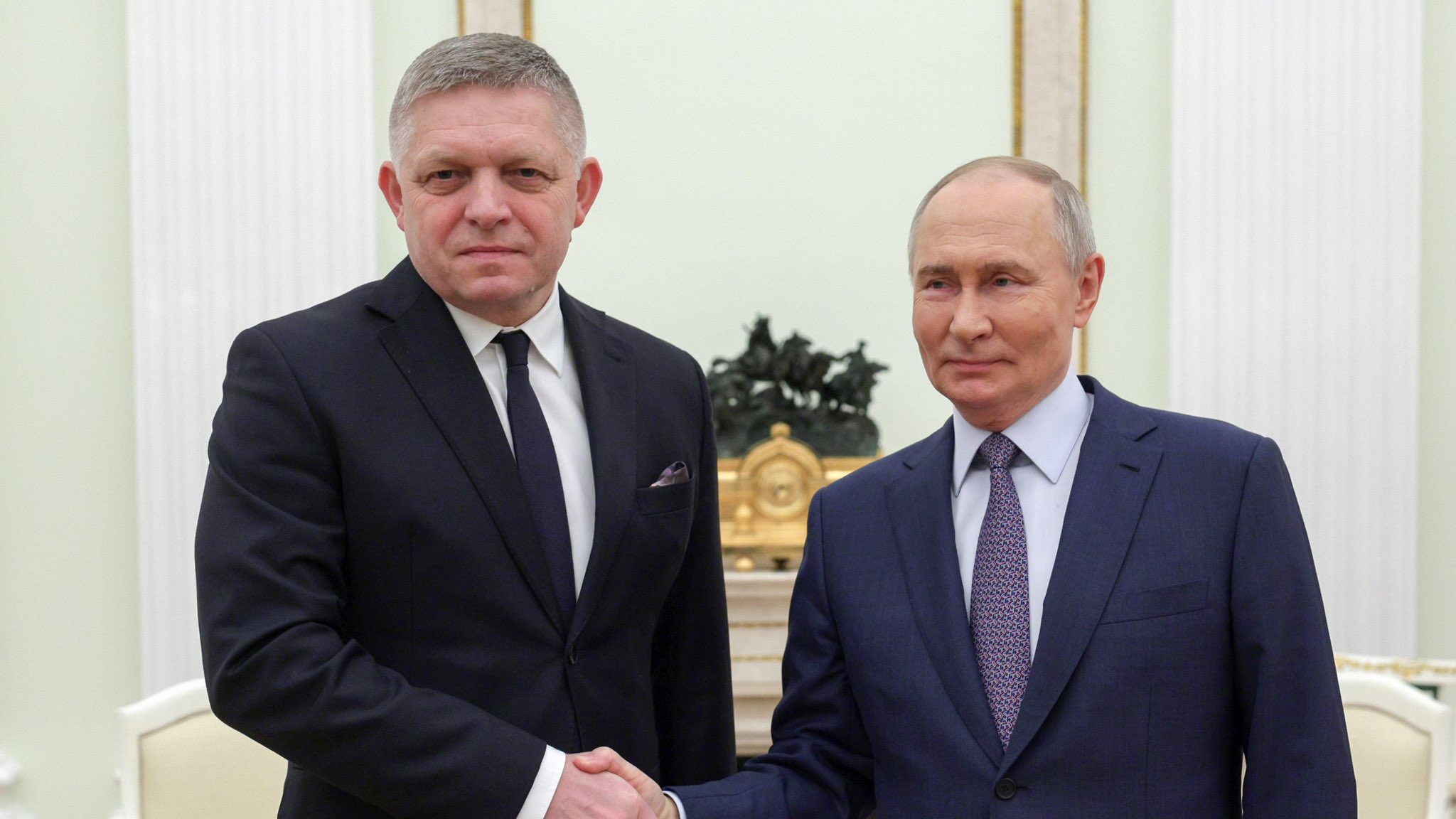 Zelensky warns Slovakia over siding with Russia