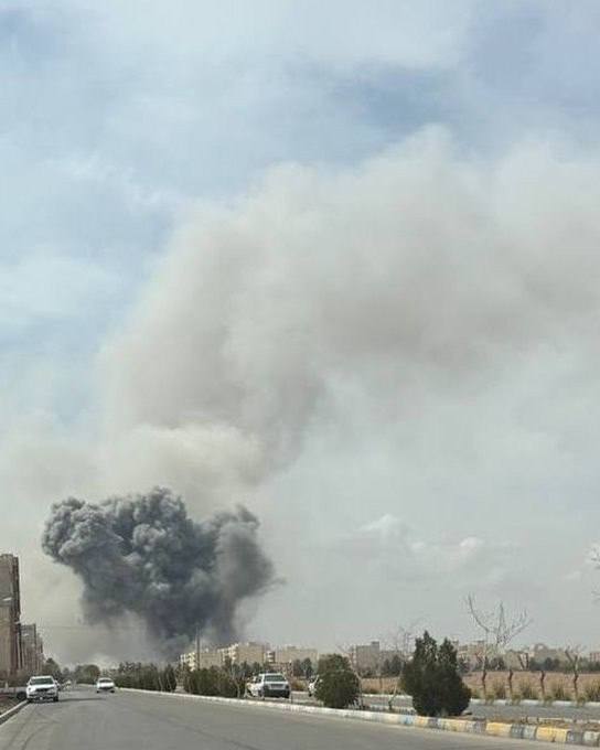 Large smoke plume spotted near Malek-Ashtar University Isfahan