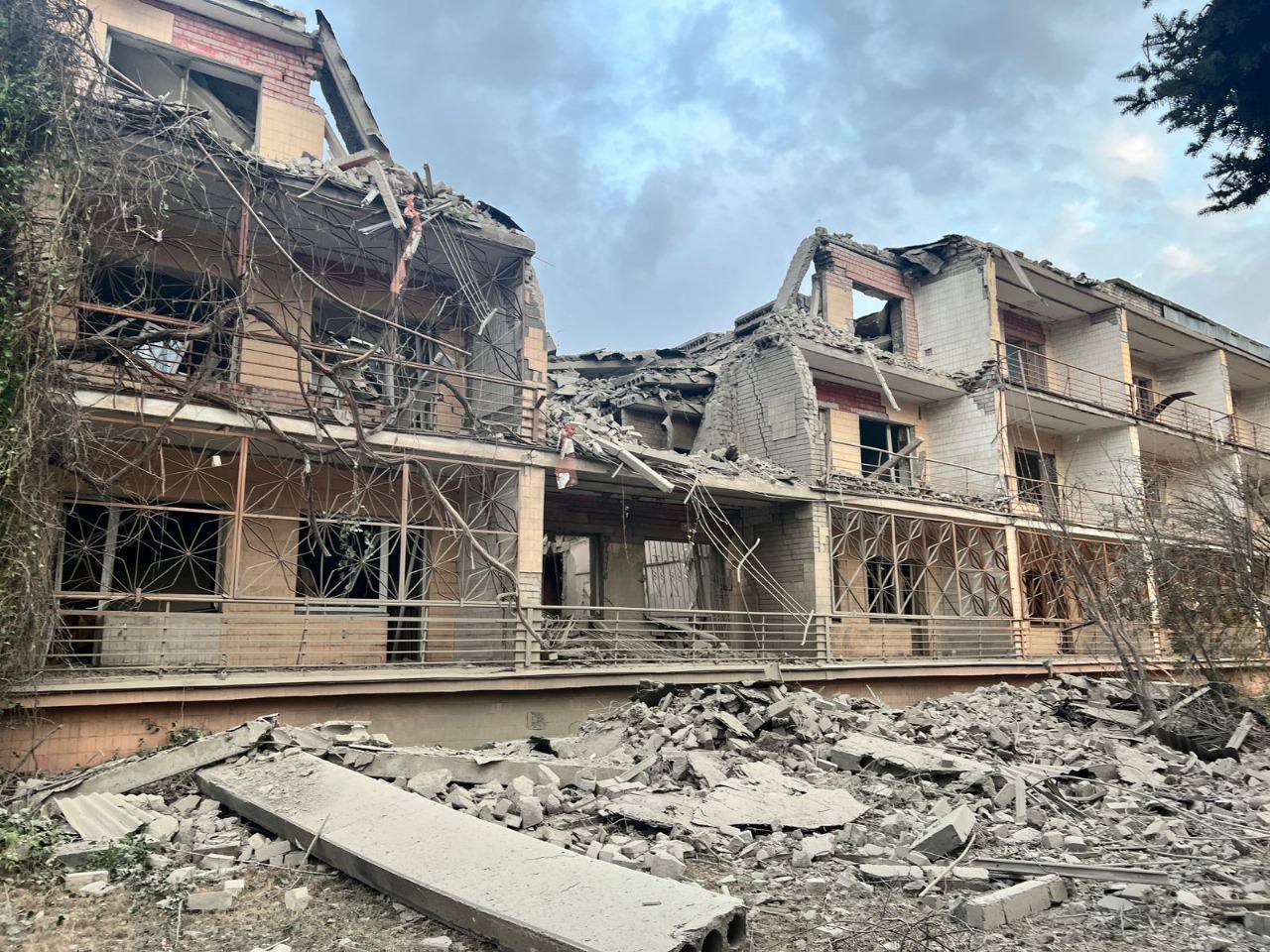 Russian attack on Kryvyi Rih injures five, damages hotel and schools