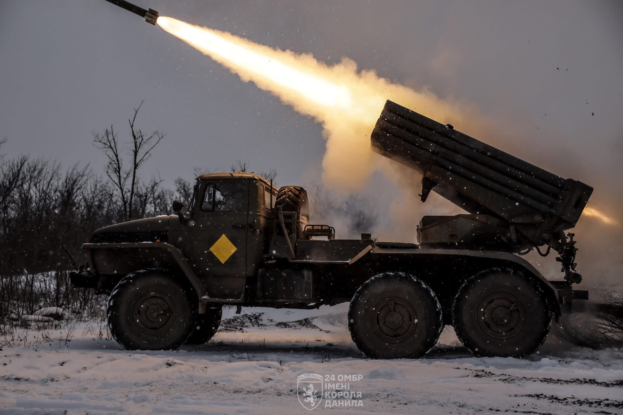 Chasiv Yar: Artillerymen transform enemy positions into lunar landscapes