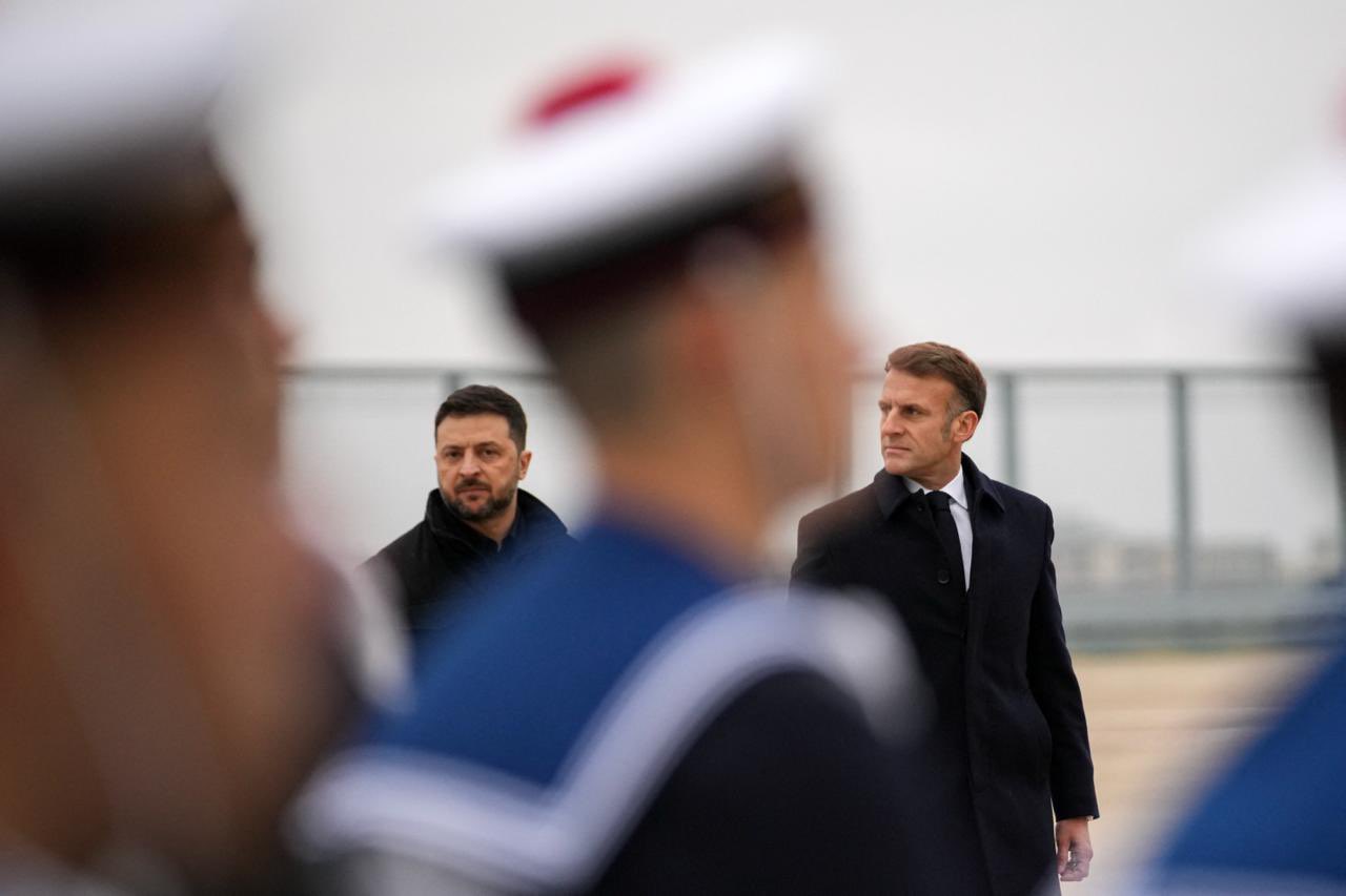 Zelensky in Paris for defense agreement with France