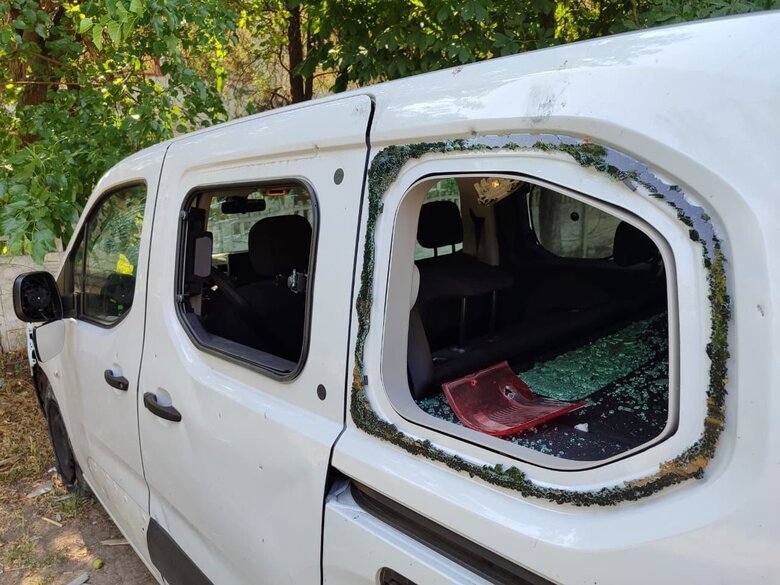 Russians Injure Employee of Bilozerska Administration Car in Kherson Region