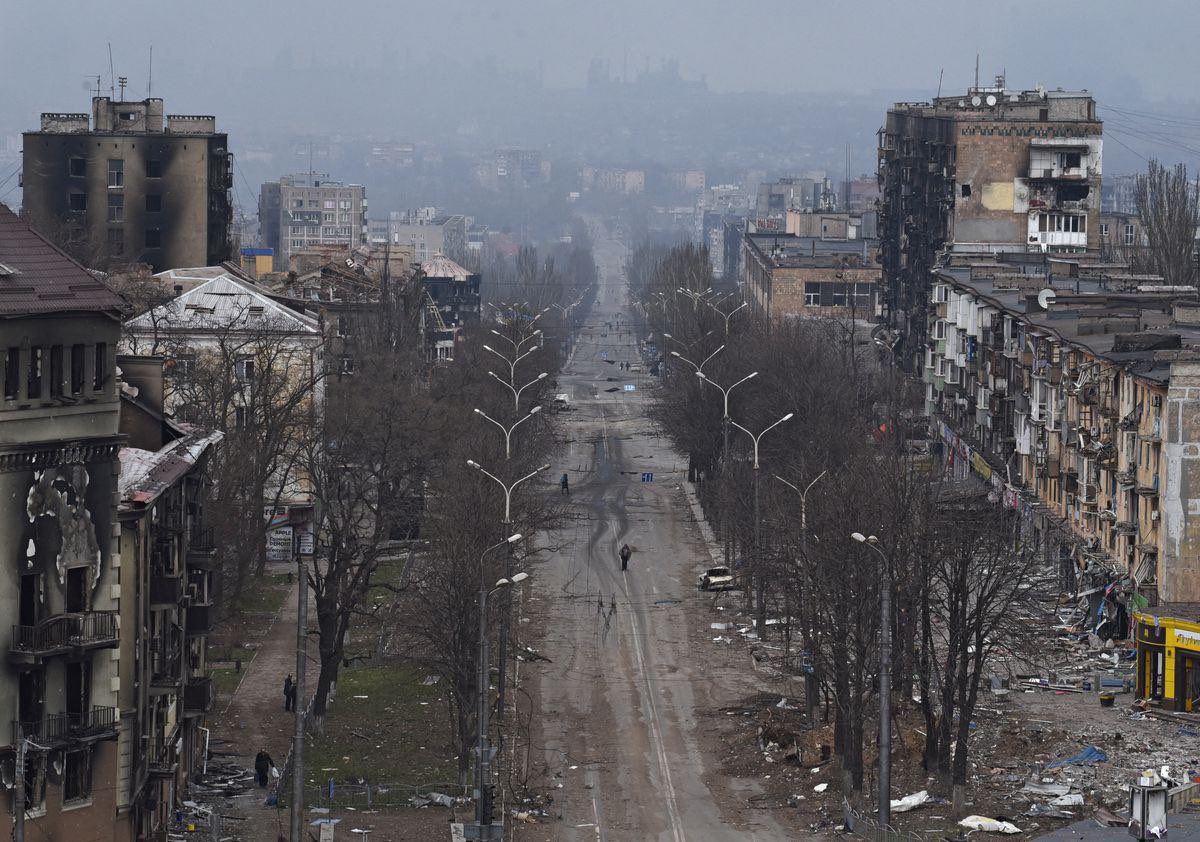 Mariupol: 10,000 civilians dead, 160,000 trapped. Stop the war.
