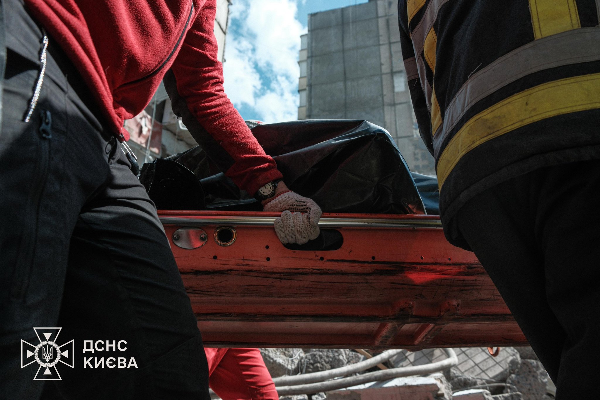 Nine killed in Kyiv as rescuers find another body