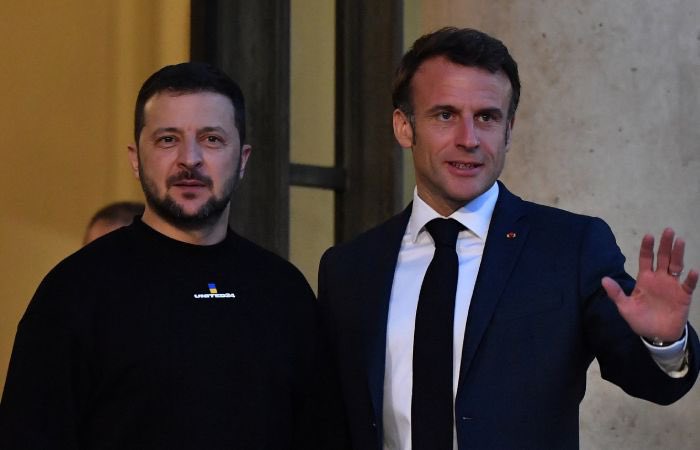 Zelensky in Brussels for Macron meeting