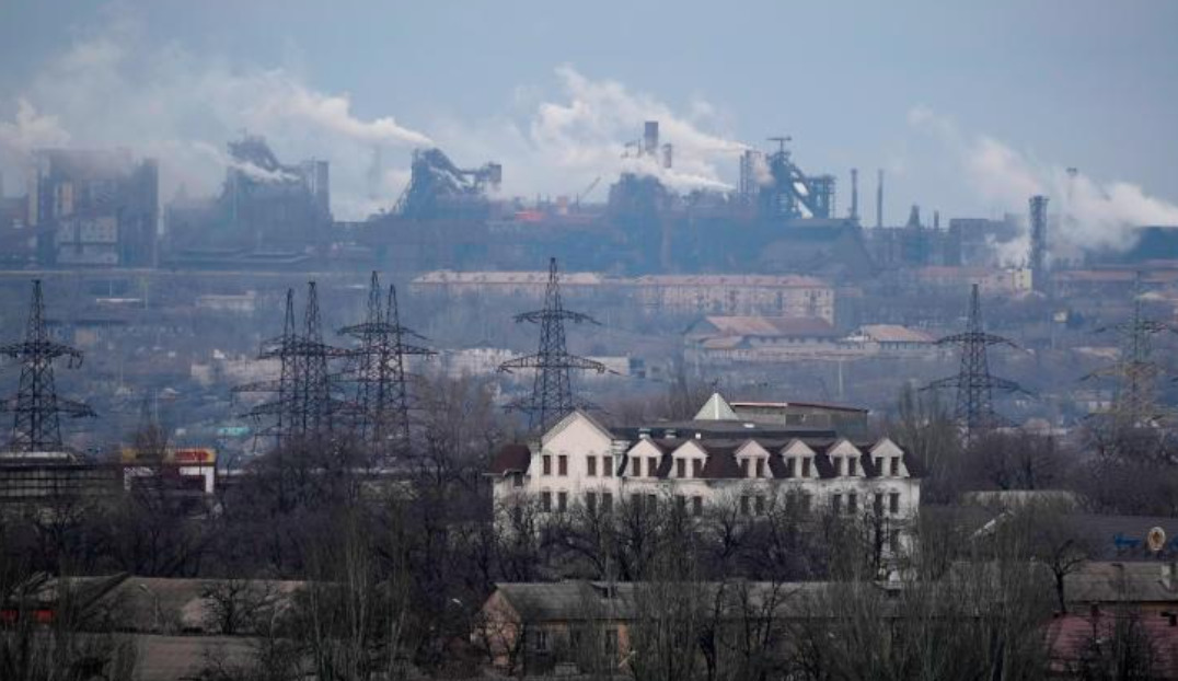 Russians strike car evacuating civilians at Azovstal