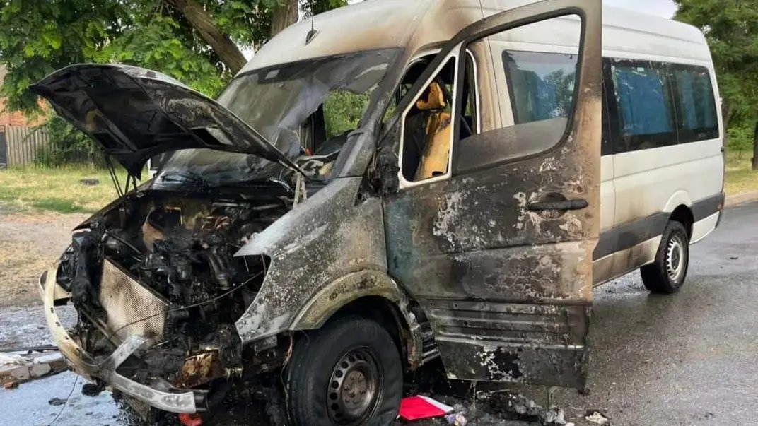 Russian drones hit minibus in Nikopol, injuring four