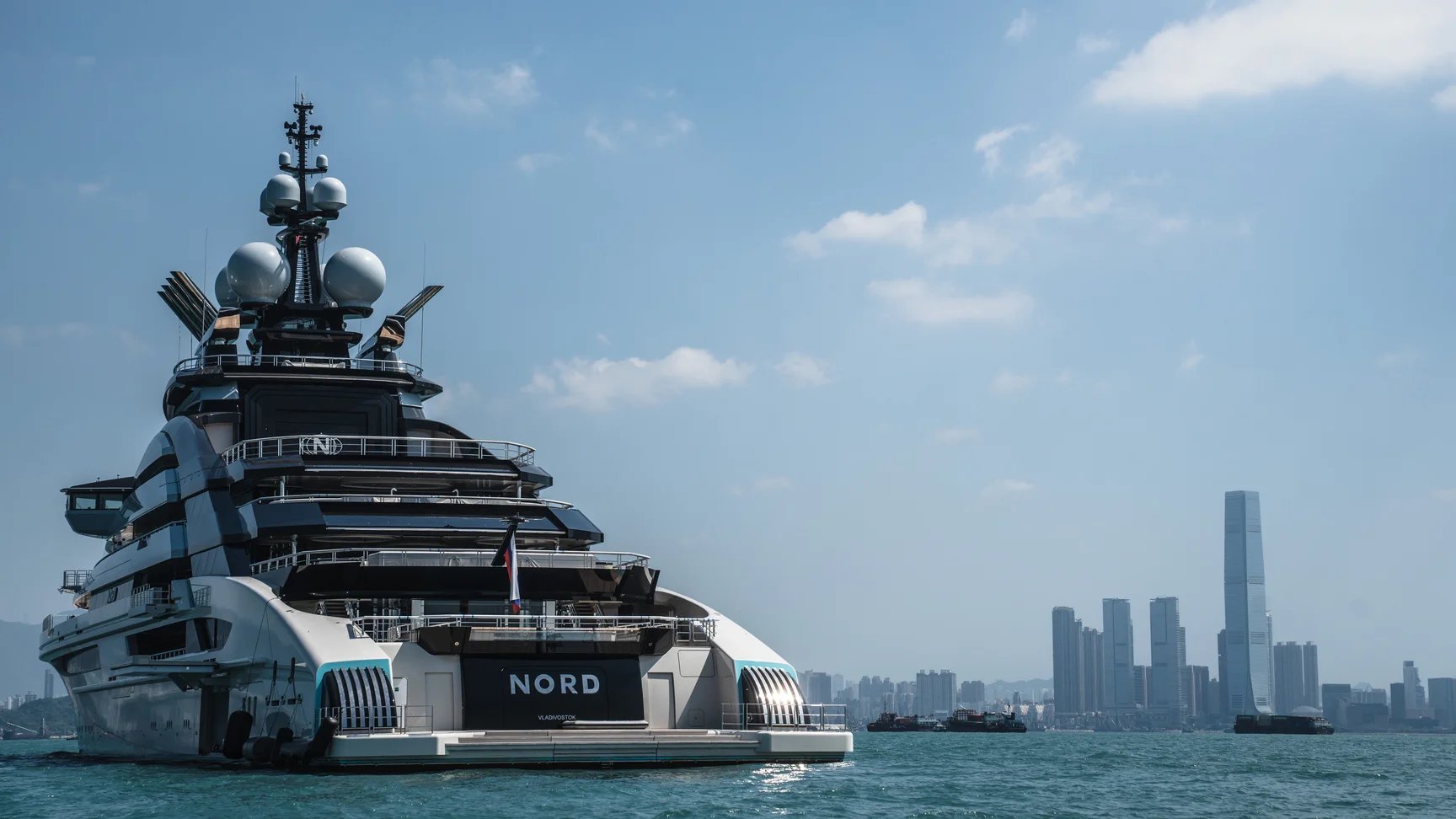 Putin Ally’s Superyacht Passes Through Blockaded Strait of Hormuz