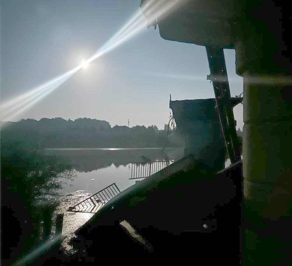 Destruction of Russia’s last bridge on Seim River