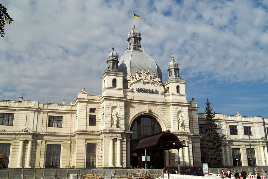 Powerful explosions heard in Lviv