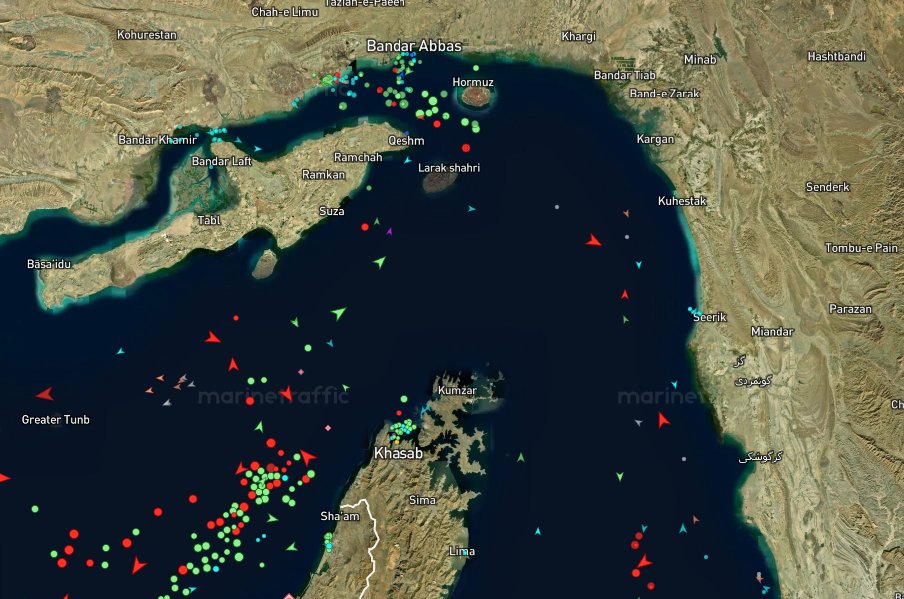 Iran Enforces Hormuz Closure, US Extends Ceasefire for Negotiations