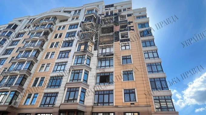 New footage of Russian debris hitting building in Kyiv